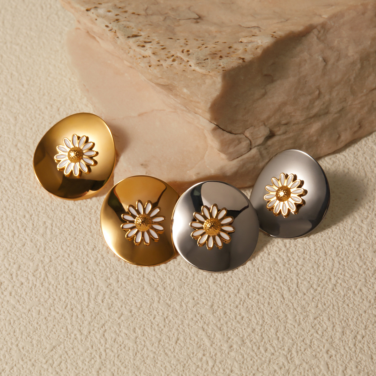 Round Piece Dripping Oil Daisy Stainless Steel Earrings