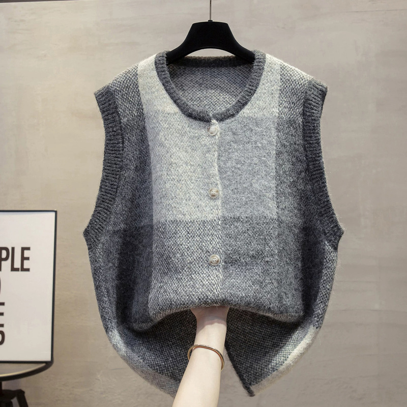 Plaid round-neck loose-fit oversized knitted cardigan vest, 2026 autumn/winter new style, outerwear sweater vest Plaid round-neck loose-fit oversized knitted cardigan vest, 2026 autumn/winter new style, outerwear sweater vest
