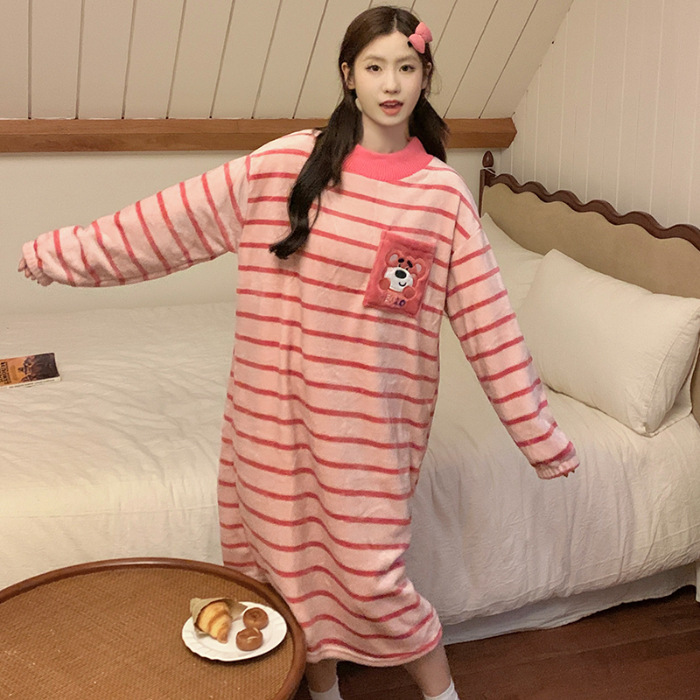 Otoño e invierno camisón de manga larga de las mujeres a rayas cálido espeso pijamas de franela Vestido largo de dibujos animados lindo desgaste del hogar transmisión en vivo