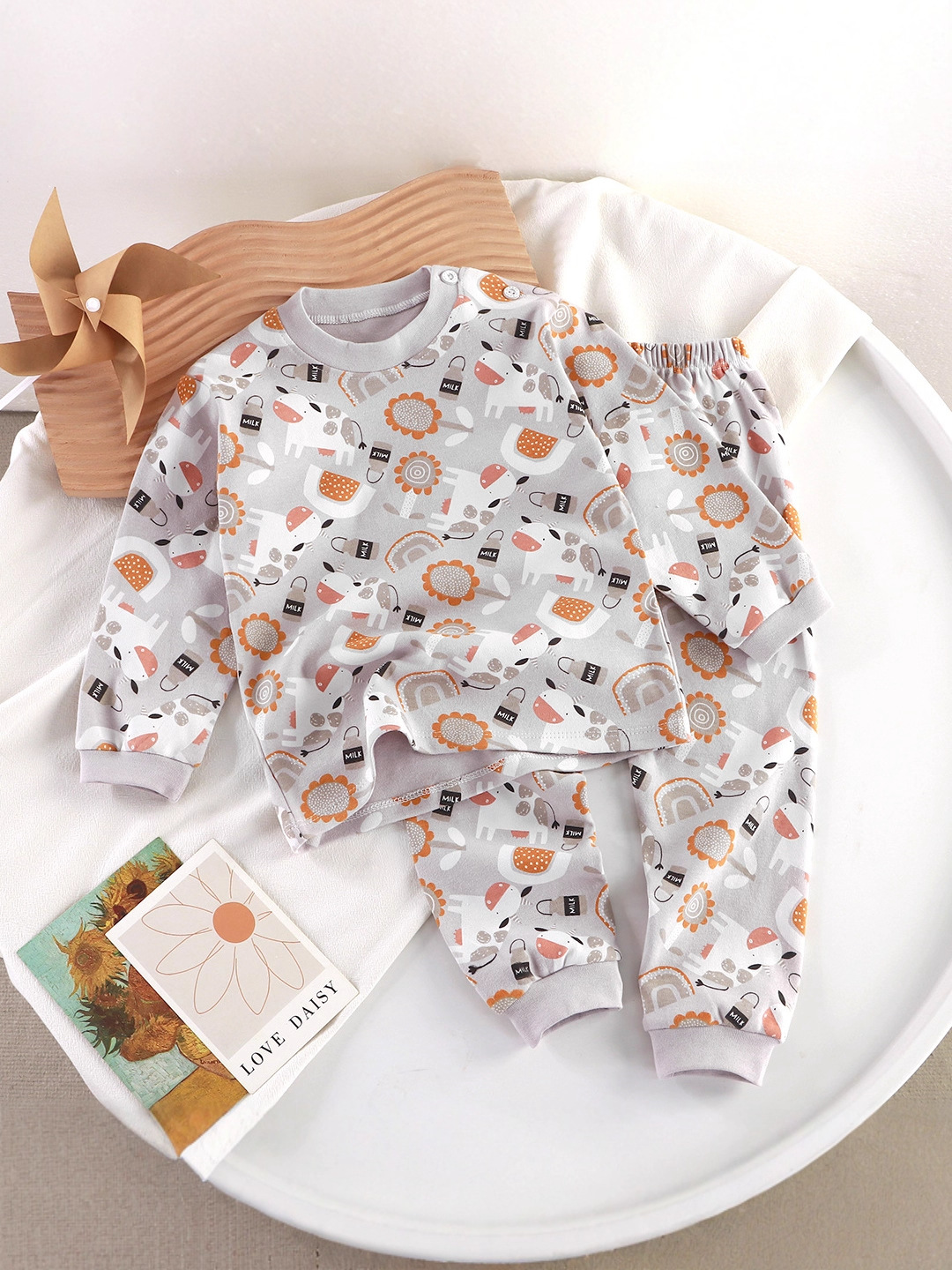 Children's clothing spring and autumn children's underwear set cotton autumn clothes boys and girls baby autumn clothes autumn pants pajamas home clothes wholesale Children's clothing spring and autumn children's underwear set cotton autumn clothes boys and girls baby autumn clothes autumn pants pajamas home clothes wholesale
