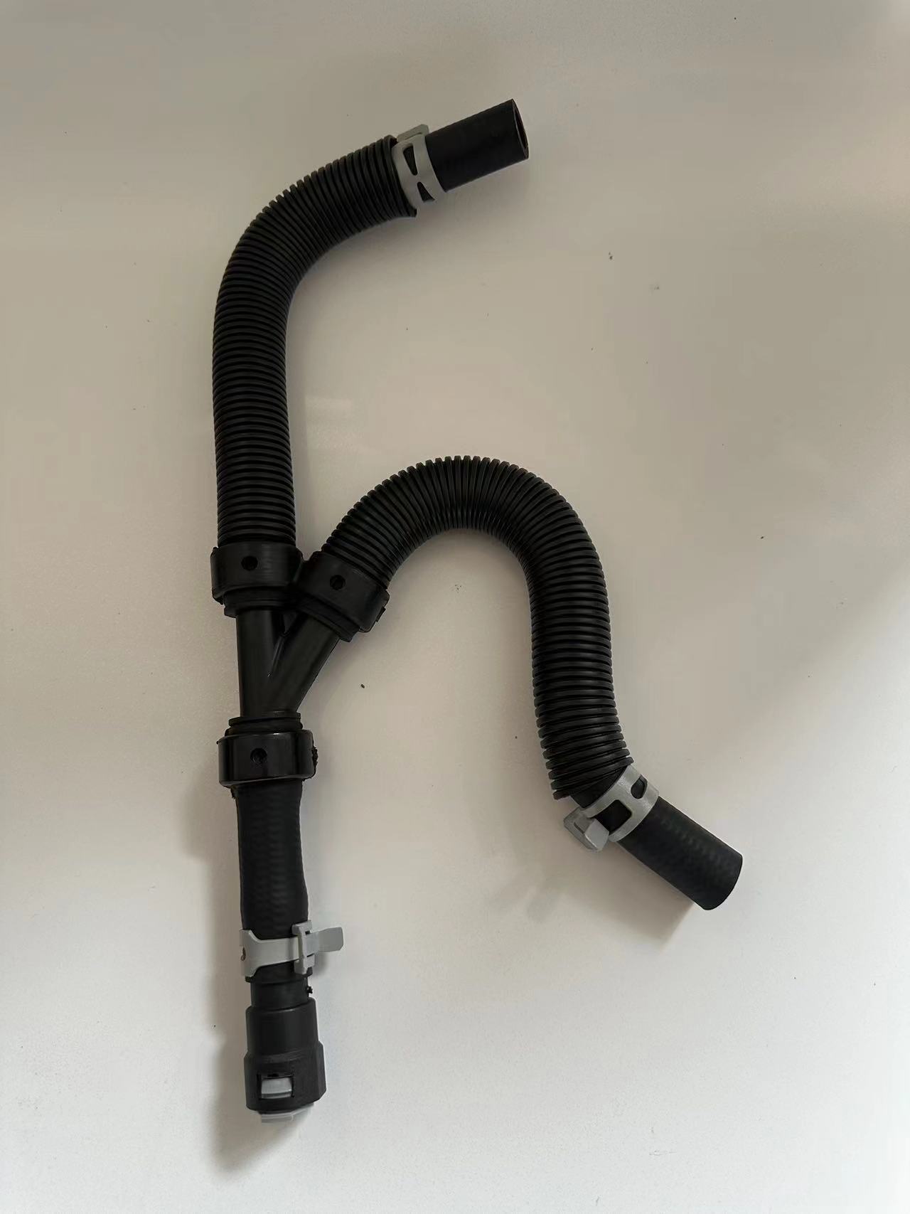 Suitable for 4677603AB,4677603AC,4677603AD,4677603AE,4677603AF water pipe