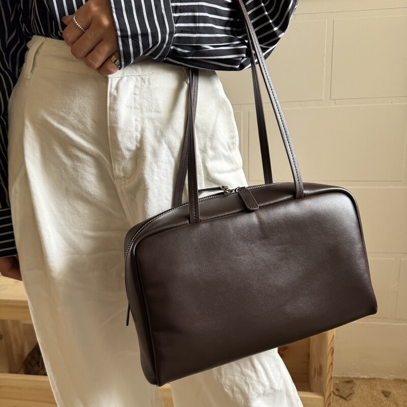 The Ro*2025 Autumn and Winter New Large-Capacity Cowhide Bowling Bag Astra Bowling Boston Bag for Women