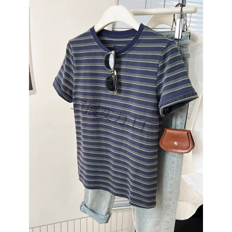 Лето 2025, повседневная женская футболка в ленивом стиле больших размеров с контрастными полосками, дизайн топа с короткими рукавами на правое плечо