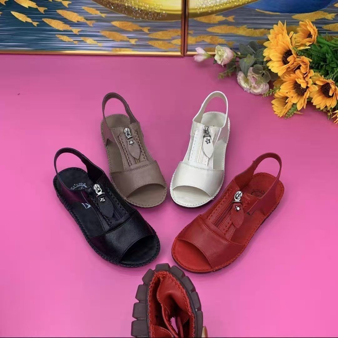 跨境爆款2023夏新款妈妈鞋凉鞋女平底软皮软底中年中跟中老年鞋子