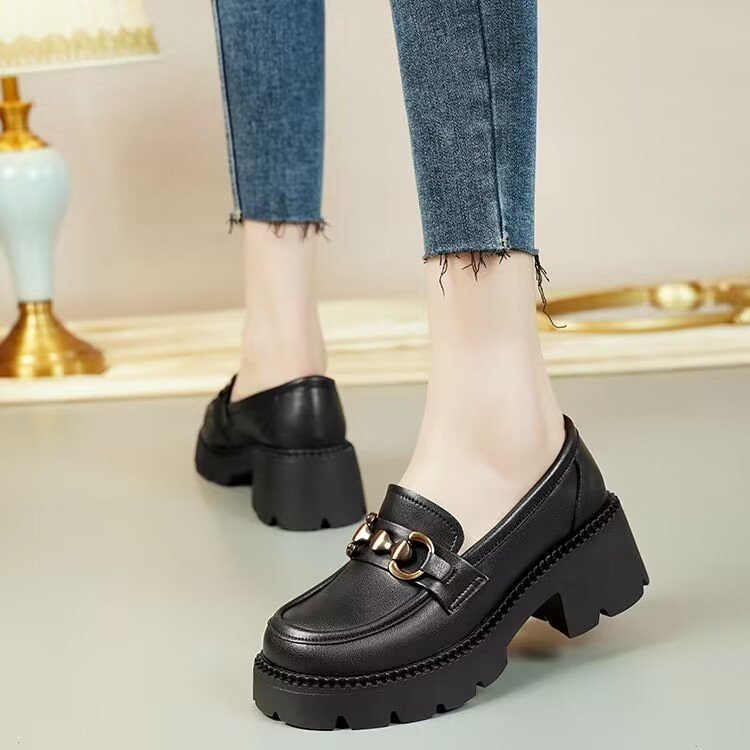 Bizcocho estilo británico suela gruesa aumento Lefu zapatos mujer 2024 nuevo otoño suela blanda zapatos de cuero de tacón grueso de todo fósforo