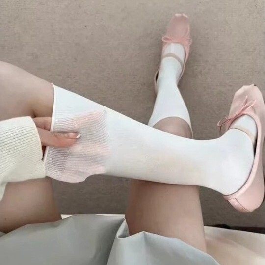 New Black, White, and Gray Classic Solid Color Thin Bella Style Mid-Length Jk Slimming Compression Leg Socks Versatile New Black, White, and Gray Classic Solid Color Thin Bella Style Mid-Length Jk Slimming Compression Leg Socks Versatile
