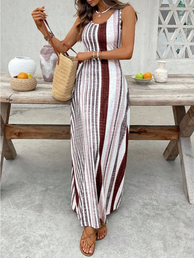 Damkjolset med ränder för sommarsemester modig stil vit_voghion.com