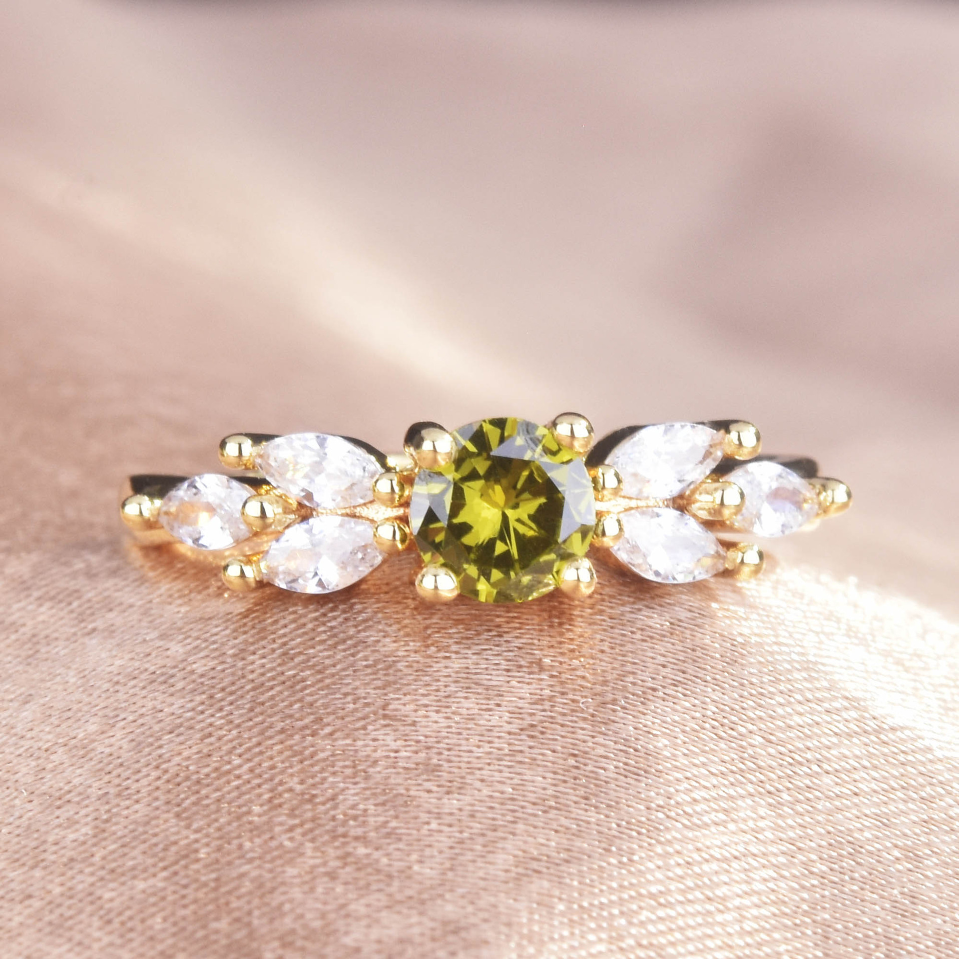 Cross-border New European And American Olive Green Zircon Ring Fashion Diamond Ring Color Open Ring display picture 1