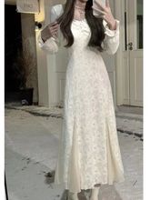 加绒蕾丝方领褶皱连衣裙女秋冬新款显瘦收腰纯色气质打底长裙