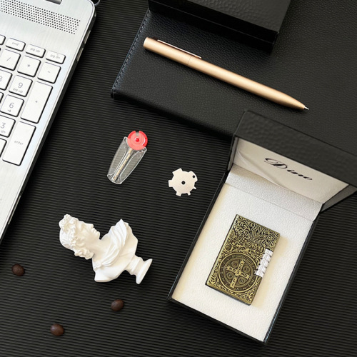  Engraved Tiger Head Constantine Gas Lighter with Retro Open Flame and Butane Gas, Complete Gift Box