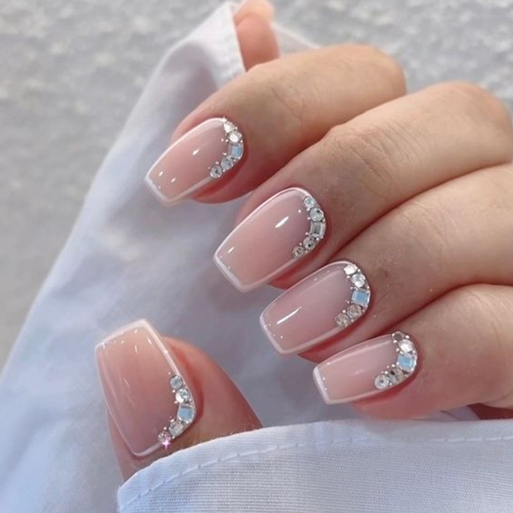 Simple escalera de borde blanco de uñas de ballet dulce y cool parche de uñas productos terminados de venta caliente transfronteriza de diamantes para usar uñas image 1