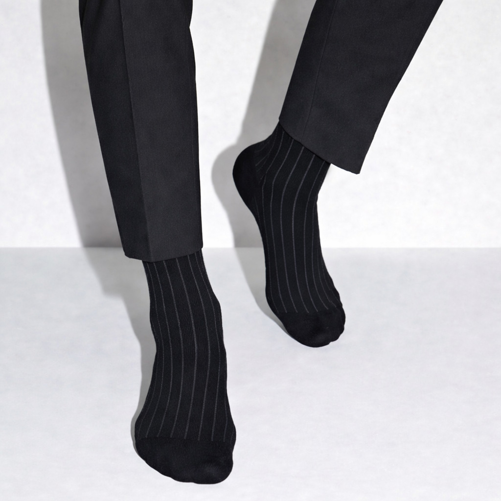 Zhou Naigai Men's Simple Bright Striped Gentleman Socks, Stylish Mid-Calf Business Socks