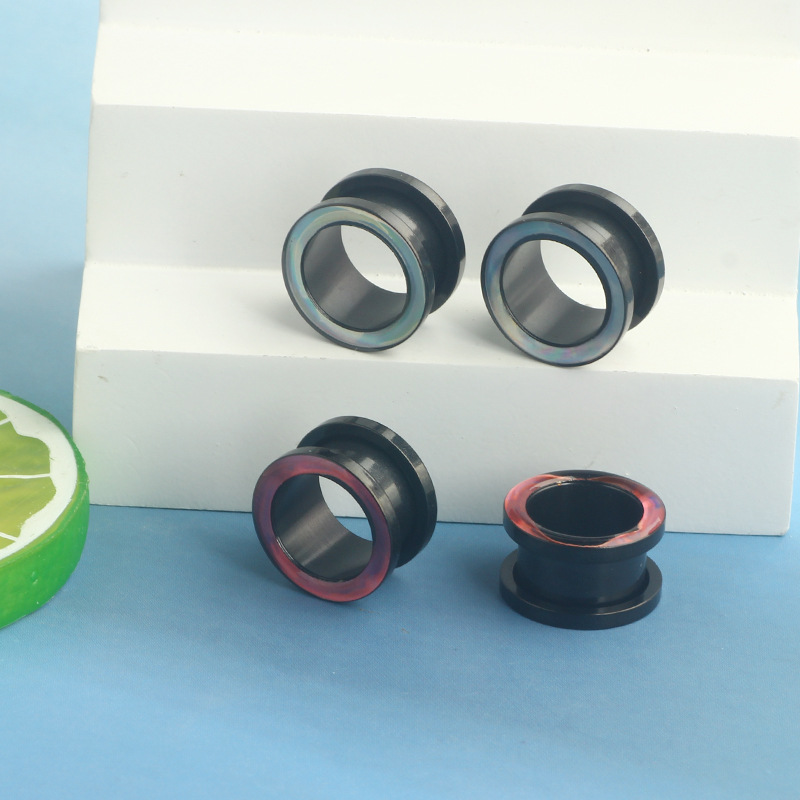 Pointed titanium steel lip stud product view