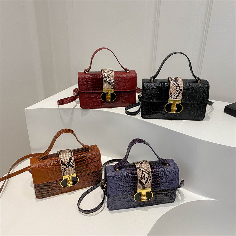 Korean casual fashion handbag 2024 new simple crocodile pattern single shoulder crossbody small square bag_voghion.com