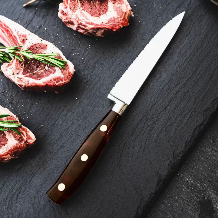 스테이크 나이프 앰버 레드 핸들