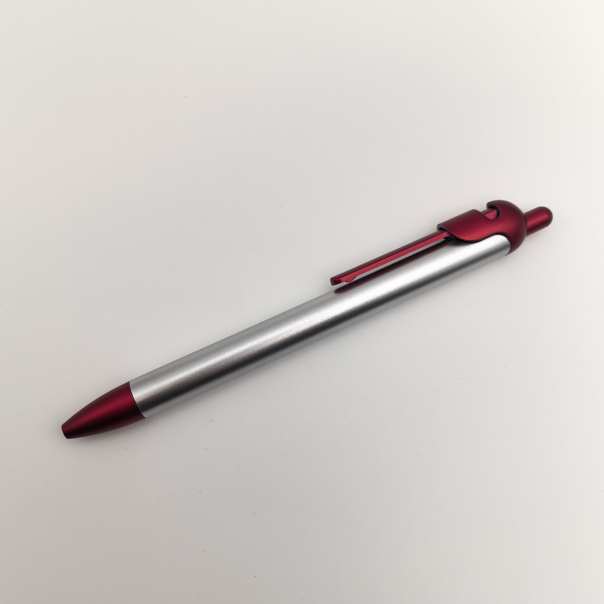 Fabricantes de nueva era prensa caballeros bolígrafos publicitarios máscaras de plástico caballeros bolígrafos de plata bolígrafos de regalo de promoción