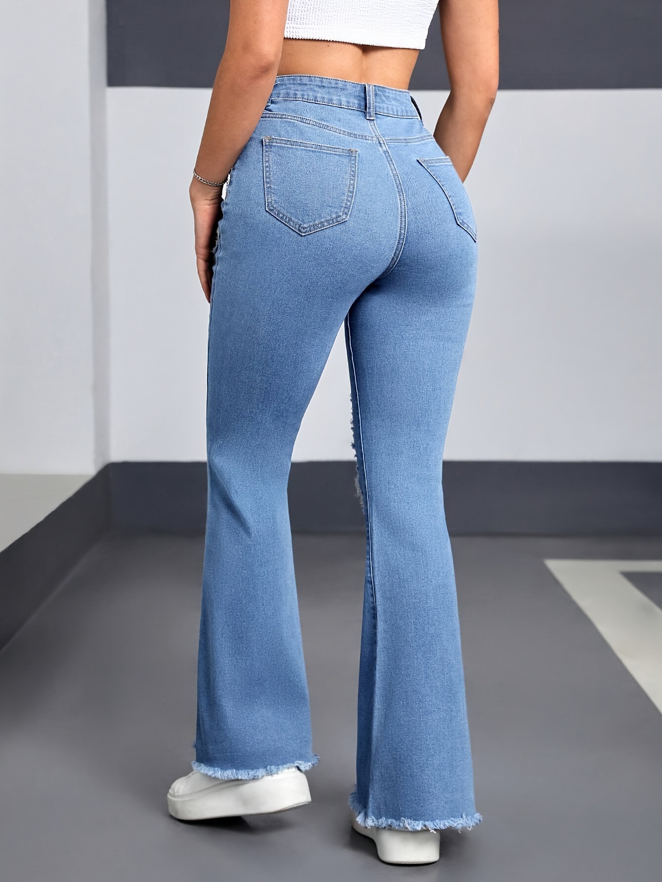 Women's Stretchy Flared Jeans With Heart Embroidery & Distressed Details - High Waist Bell Bottom Pants In Light Blue_mkmklike.com
