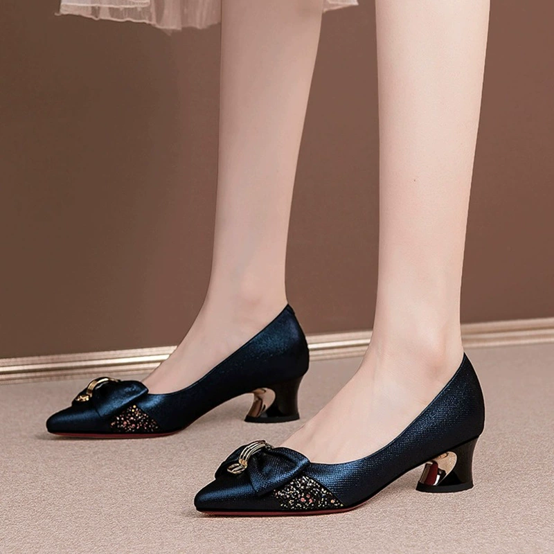2024 spring and autumn new style French rhinestone thick heel pointed toe shallow mouth single shoes for women with medium heel soft leather fashionable large size women's shoes