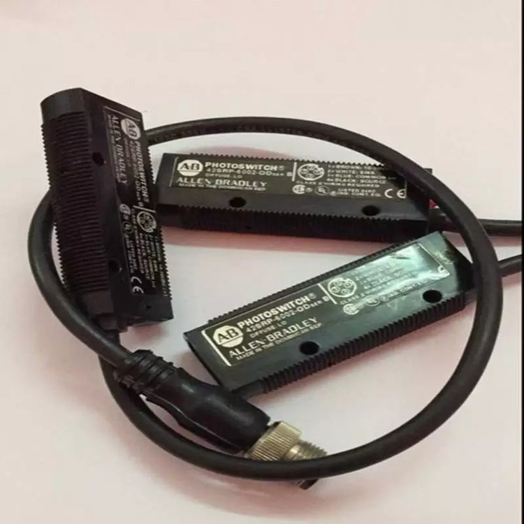 AB 罗克韦尔接近开关871TM-M6NP12-A7/872C-D4NN12-E2/B5N18-A2