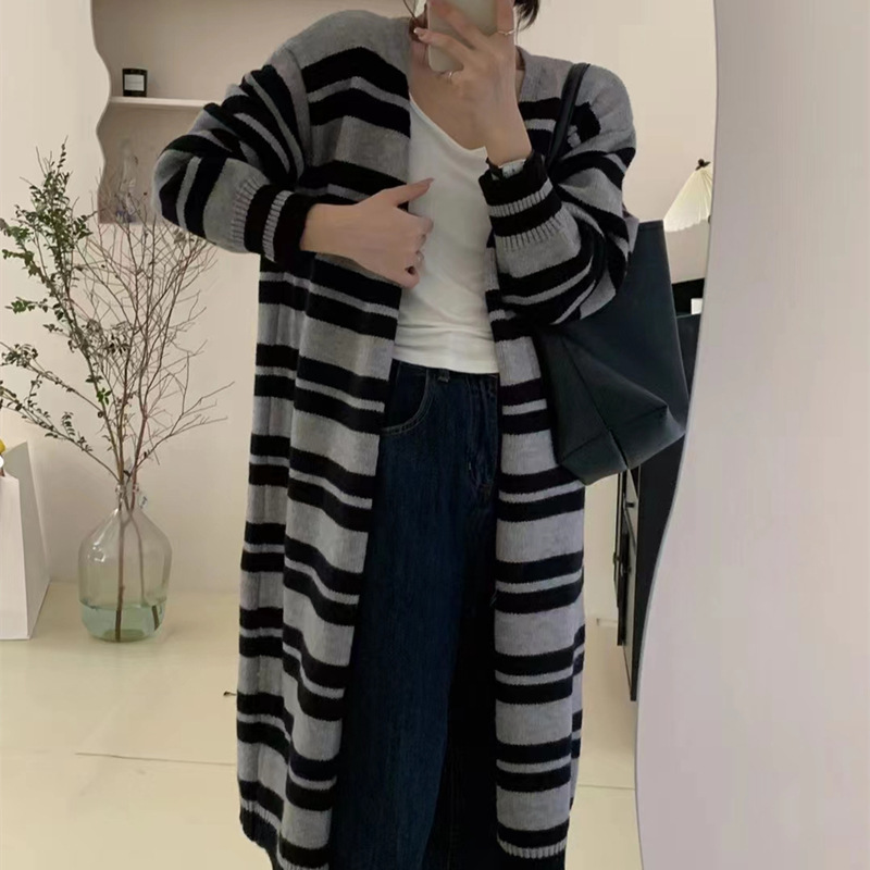24 invierno Puyuan coreano suéter largo a rayas sueltas abrigo de mujer otoño invierno nuevo retro