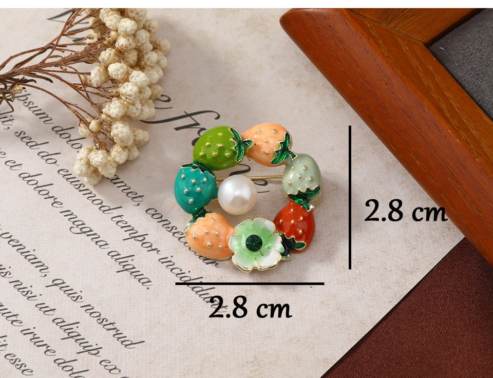 Strawberry Pattern Women'S Gender Cute Pin Strawberry Alloy Enamel Inlay Pearl Women'S Brooches