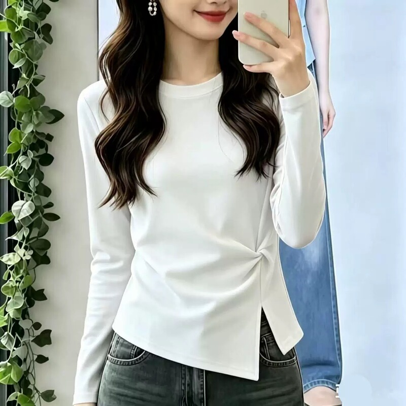 Pure cotton long-sleeve T-shirt for women, suitable for spring and autumn, with a French style, age-reducing design, slim fit, and a unique, asymmetrical twisted detail, creating a chic and elegant base layer top Pure cotton long-sleeve T-shirt for women, suitable for spring and autumn, with a French style, age-reducing design, slim fit, and a unique, asymmetrical twisted detail, creating a chic and elegant base layer top