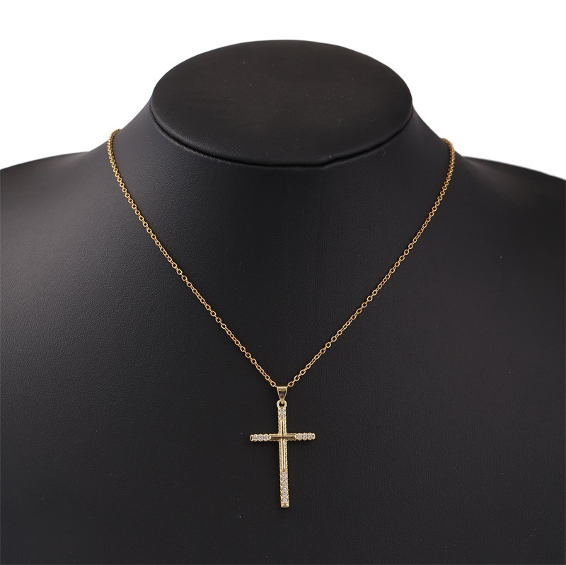 Simple Cross Copper Inlaid Zirconium Necklace display picture 2