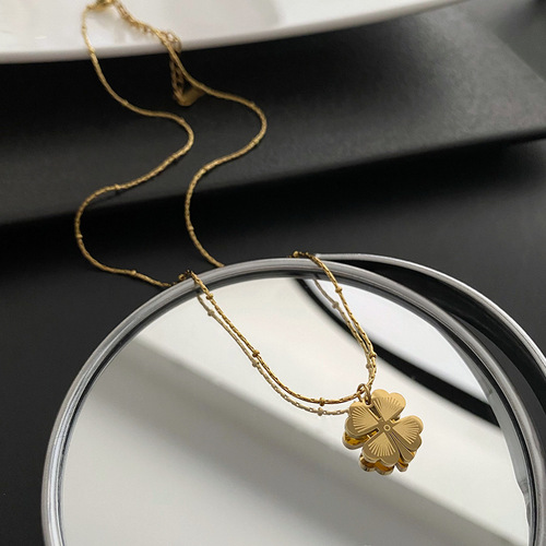 Uxigene Titanium Steel Non-Fading Lucky Grass Necklace for Women, Light Luxury, Unconventional Design, High-End, Ginkgo Leaf Clavicle Chain