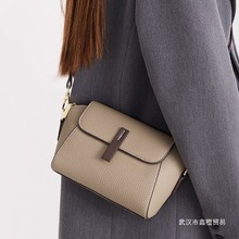 轻便斜挎包女2025新款女包时尚单肩包休闲百搭小众贝壳包