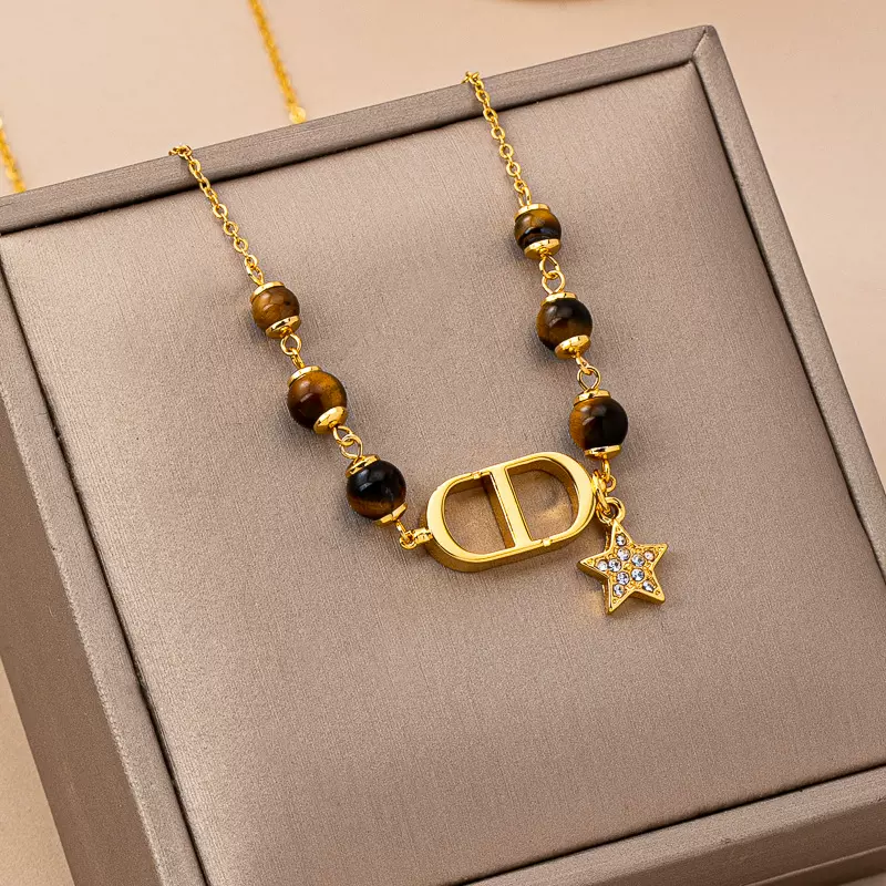 轻奢新款D家字母CD穿孔星星虎眼串珠项链时尚复古猪鼻子锁骨链女