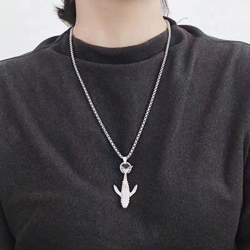 Collana con balena intarsiata con diamanti da donna, ciondolo hip-hop semplice e alla moda, accessori con cappuccio personalizzati e versatili_voghion.com