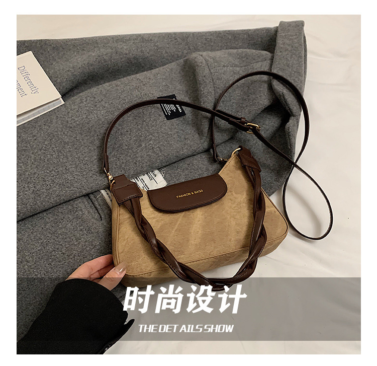 This year, new fashionable and trendy women's bags, casual crossbody underarm bags, commuting single-shoulder women's bags, and small square bags are in vogue Application Scenario