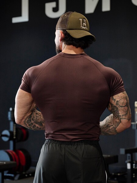 YOUNGLA Sports quick dry breathable elastic T-shirt for gym