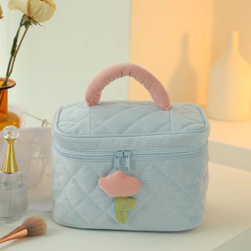 Bolsa de cosméticos de pana Linda bolsa de lavado de alta apariencia Flor de tulipán bolsa de cosméticos portátil de gran capacidad