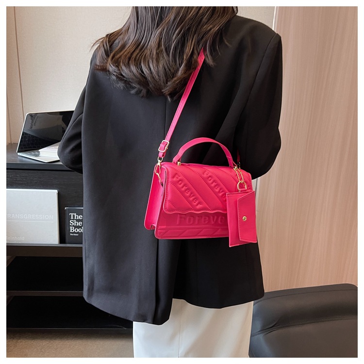 Women's Medium Pu Leather Solid Color Preppy Style Classic Style Square Magnetic Buckle Shoulder Bag display picture 3