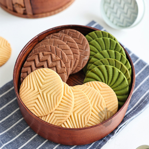 Nordic style retro geometric biscuit mold nostalgic corrugated milk cake three-dimensional seal mold pie crust hand pressing tool