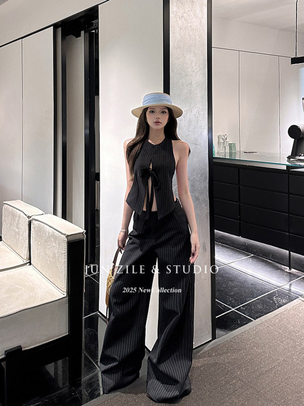ホットガールスーツ女性の黒のストライプのホルターネックバックレスベストノースリーブベストトップルーズストレートスーツパンツ|undefined