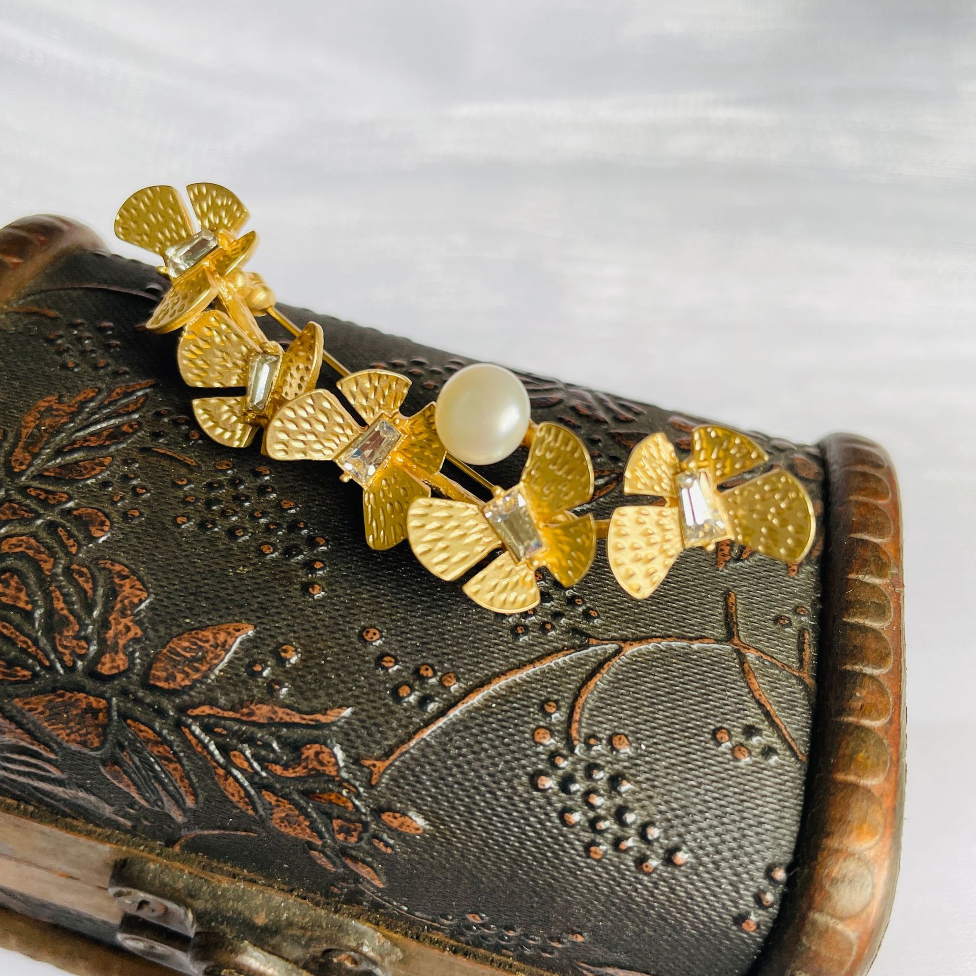 Butterfly Pattern Elegant Vintage Style Pin Butterfly Alloy Plating Women's Brooches