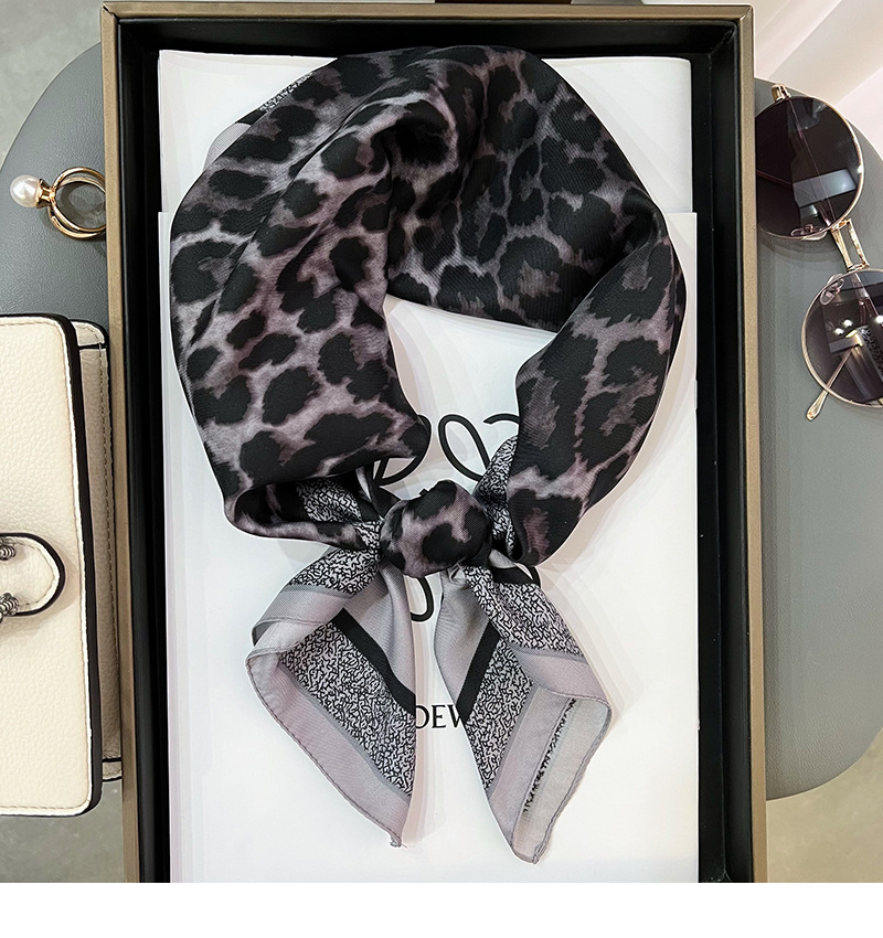 Spring, Autumn Season Women's Gender Women's Elegant Retro Leopard Polyester Silk Scarf