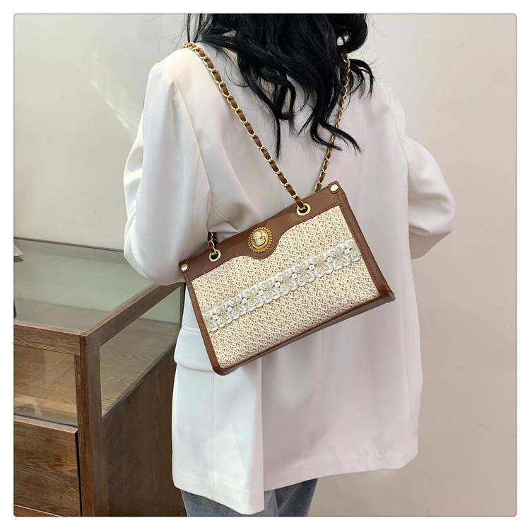 Women's Medium Straw Color Block Vacation Classic Style Weave Zipper Tote Bag display picture 15