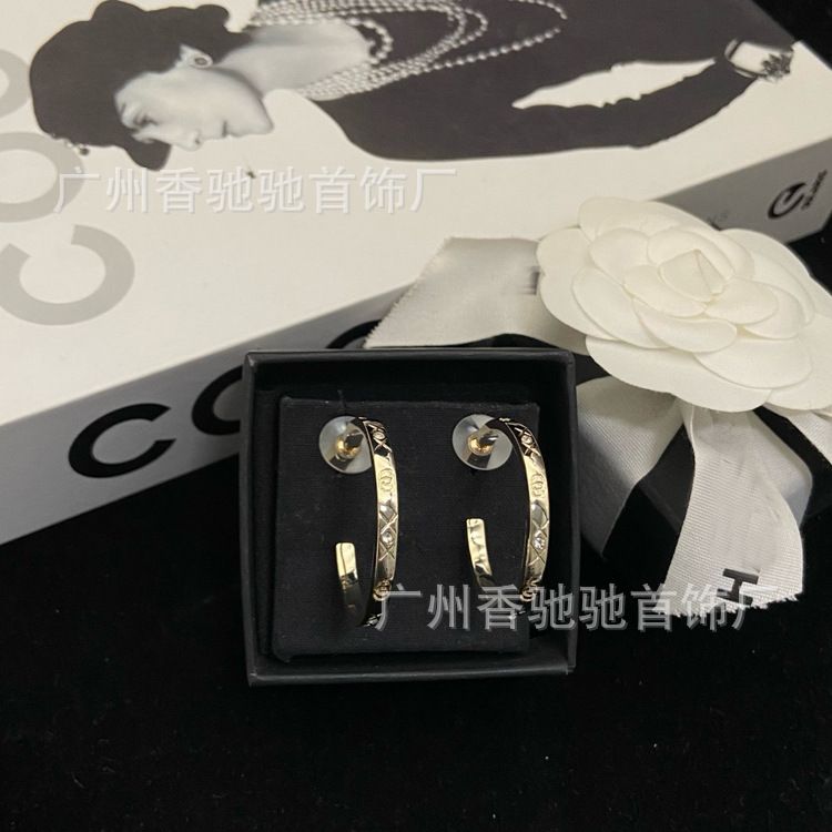 Xiaoxiang style 25p spring and summer new diamond round earrings high sense exaggerated star s925 silver needle earrings