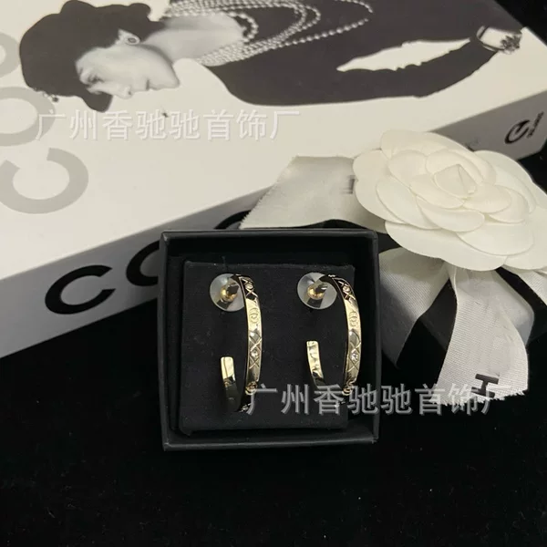 Xiaoxiang style 25p spring and summer new diamond round earrings high sense exaggerated star s925 silver needle earrings