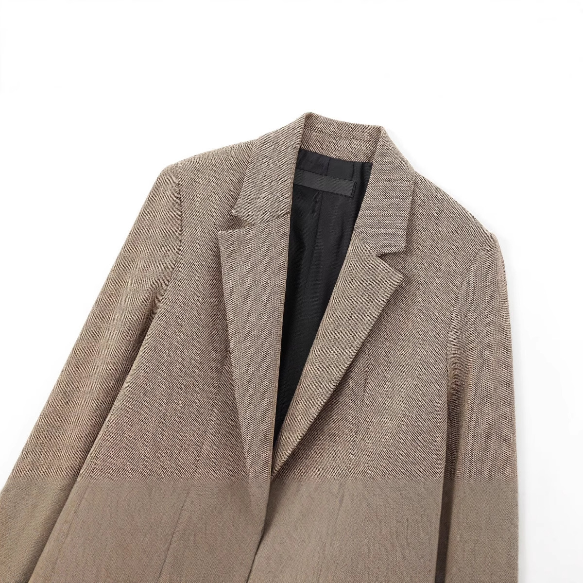 بليزر كاجوال بتصميم زينة فردية جديد