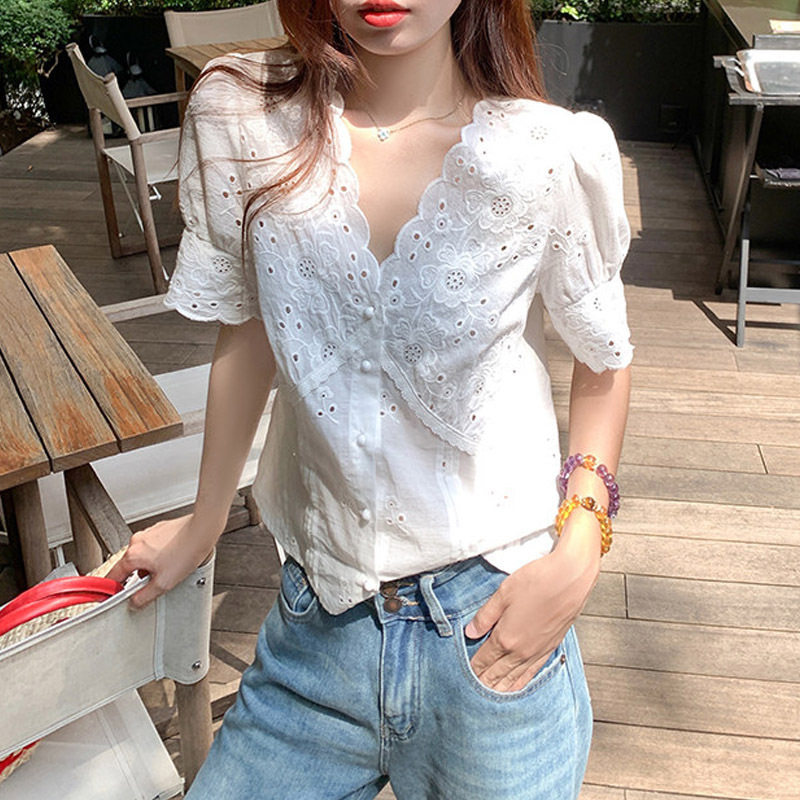 French-Style White Lace Hollow-Out V-Neck Puff Sleeve Blouse, Short-Sleeve Shirt for Women, Summer Petite Cotton Top