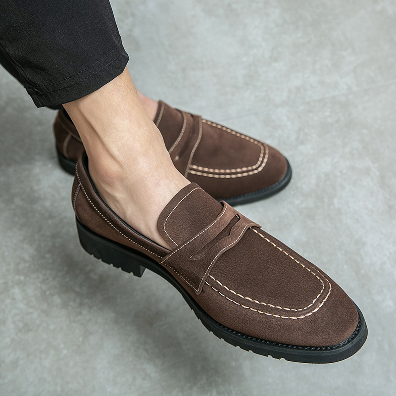 2024 zapatos de cuero casuales de negocios de moda de otoño, zapatos Lefu esmerilados de terciopelo para hombres, zapatos de cuero Doudou de una sola pierna para jóvenes