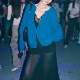 女式羊毛衫;连衣裙;女式毛呢外套