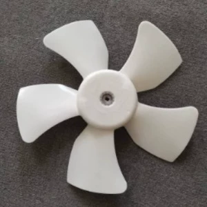 Electronic fan blade suitable for the overseas version of Nissan fan blade 16361-0H070