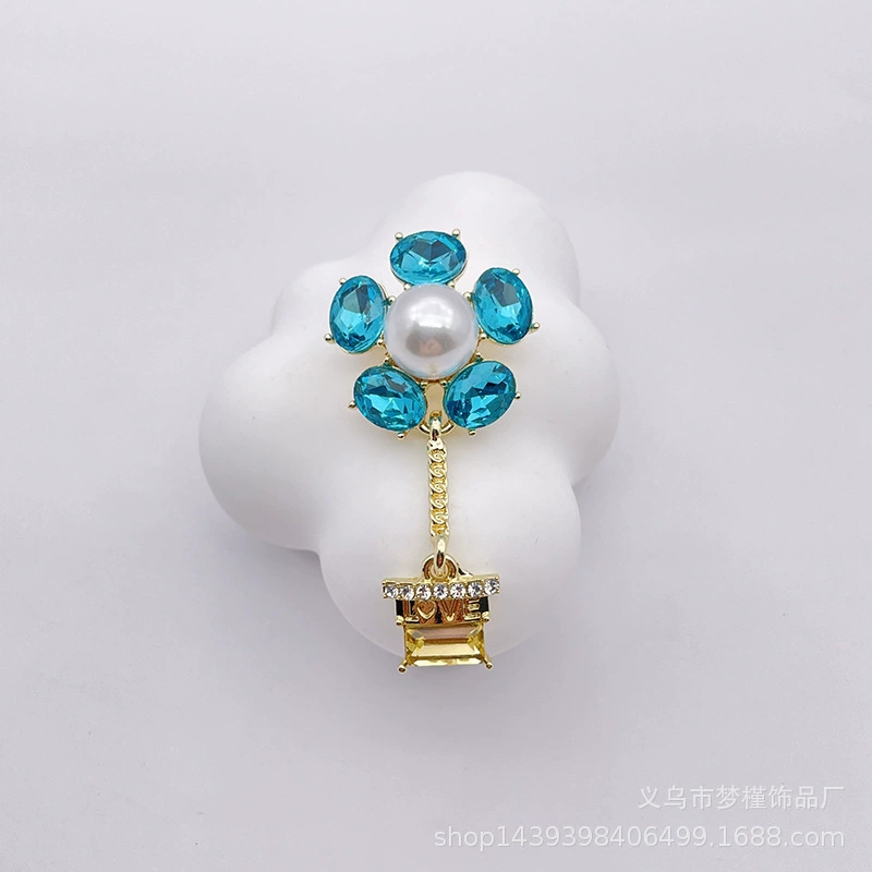 Фигурная брошь цветок, защитное нижнее белье из жемчужной лацк with pin?