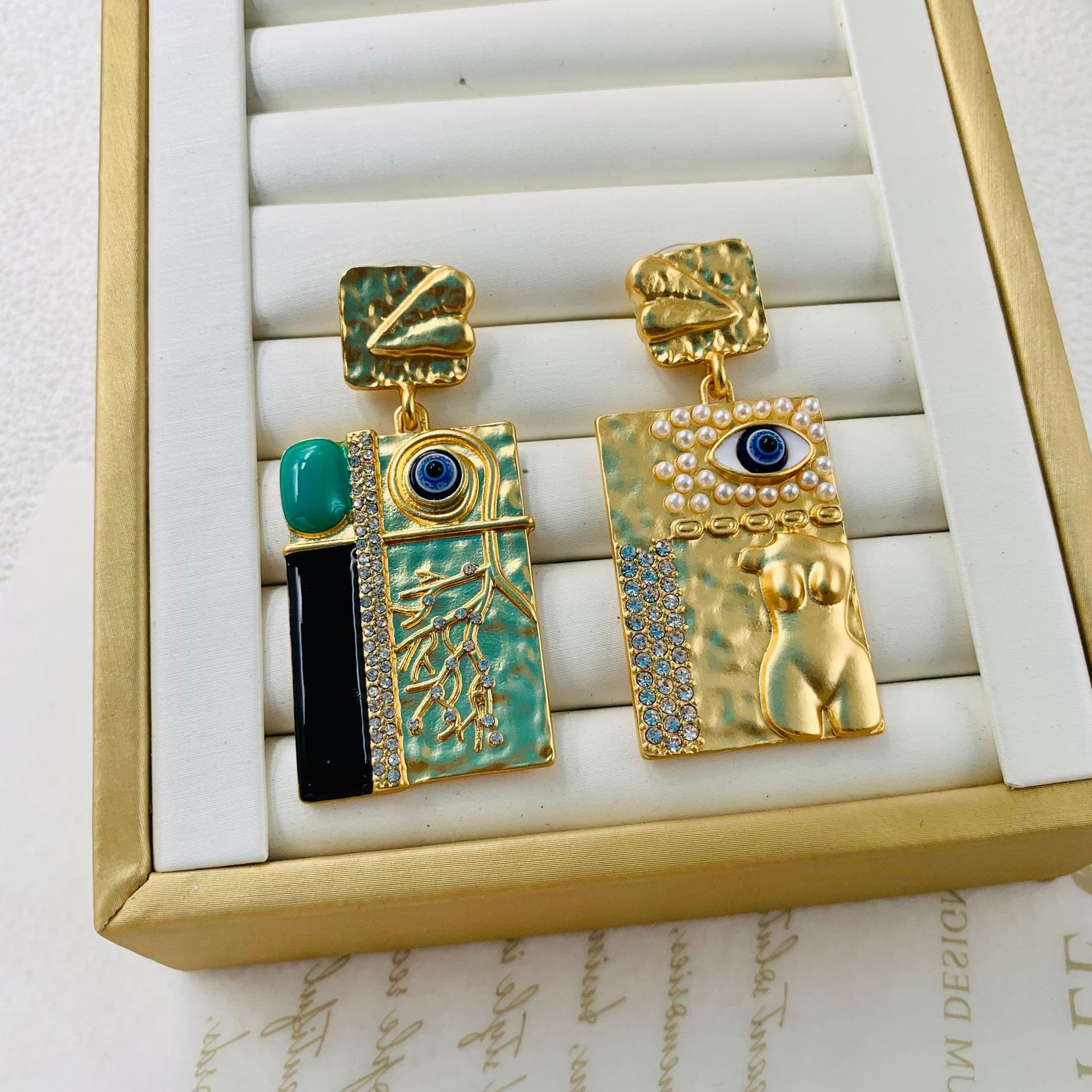 vintage-personality-geometric-devils-eye-stud-earring-asymmetric-for-women-jewelry-accessory