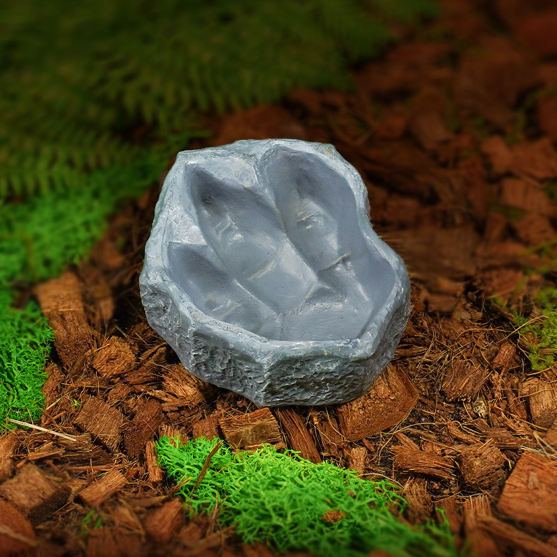 Venta caliente transfronteriza nueva huella de tiranosaurio alimentación cuenca de agua plataforma reptil rana cornuda guardia palacio tortuga mascota trepadora agua potable cuenca de comida